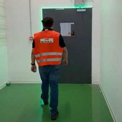 Bandă LED pentru siguranță ușă